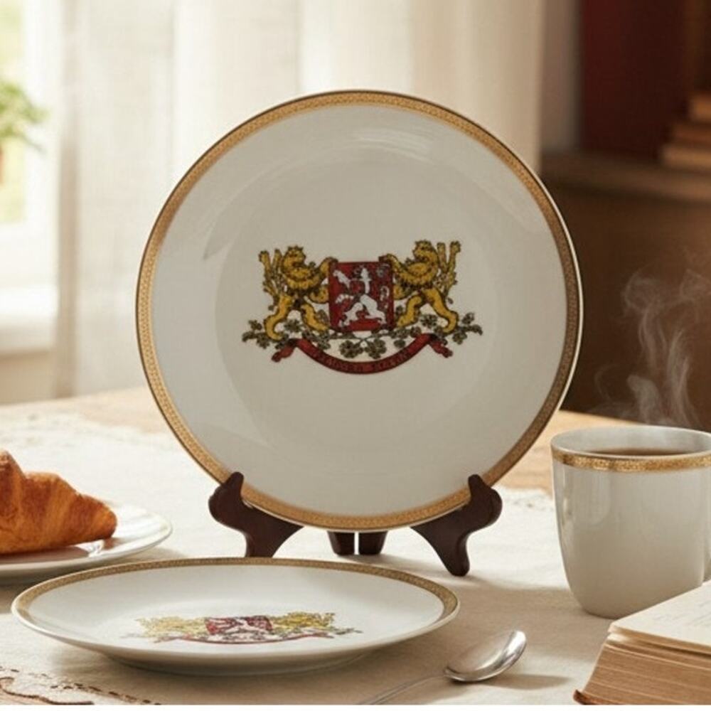 Bohemia Pravda Vitezi Czechoslovakia Carlsbad Porcelain Plate 9.5" Coat of Arms